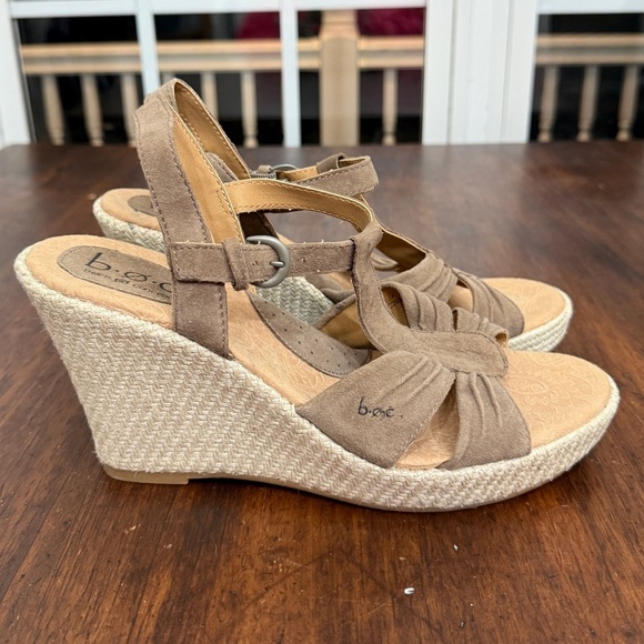 BOC Born Taupe Strappy Wedge Heel Sandal Size 10M - Picture 1 of 8